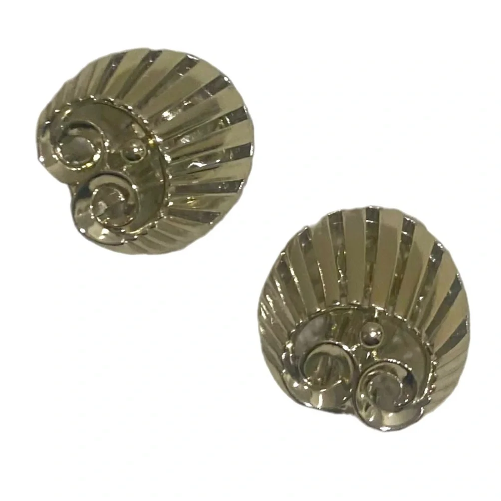 Vintage Charel white gold-tone ribbed fan clip on earrings marked